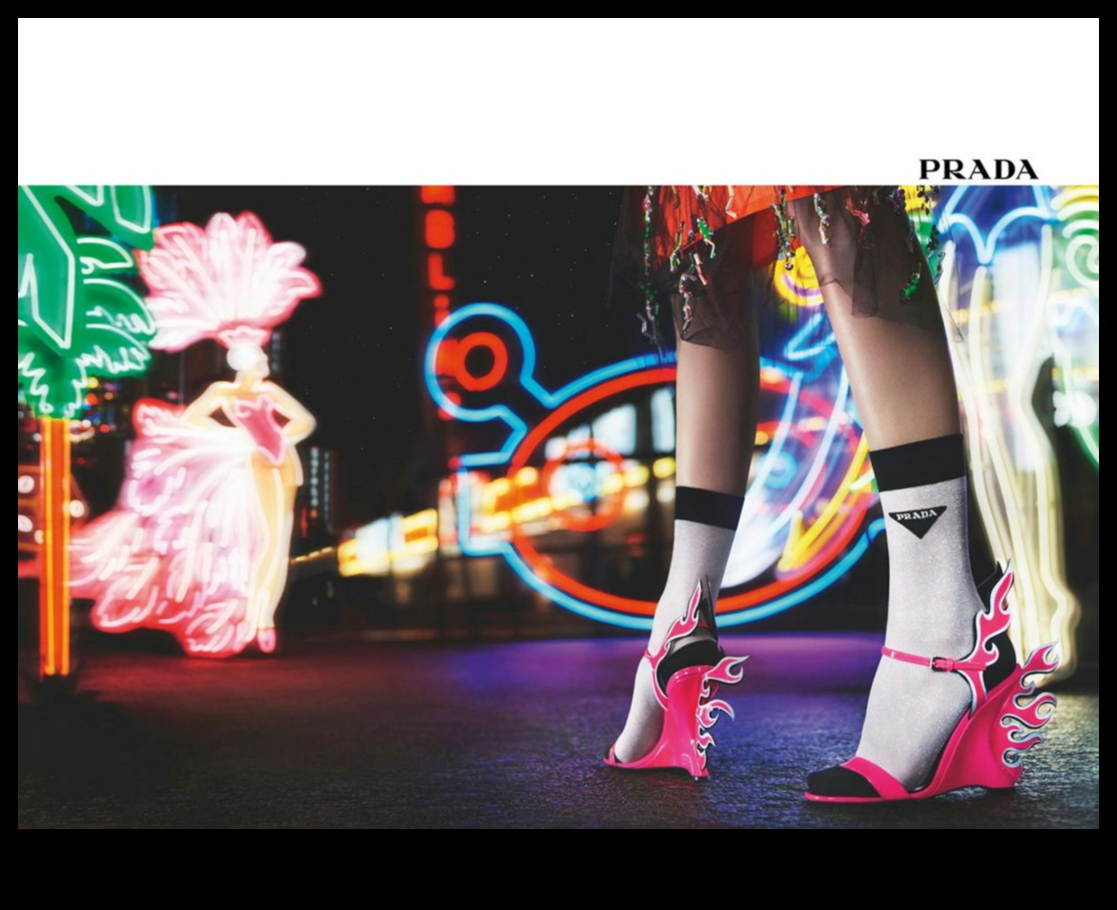 Το Neon Dreams A Bright and Bold Take on the Runway 3 Neon Dreams: Electric Hues Illuminate the Runway