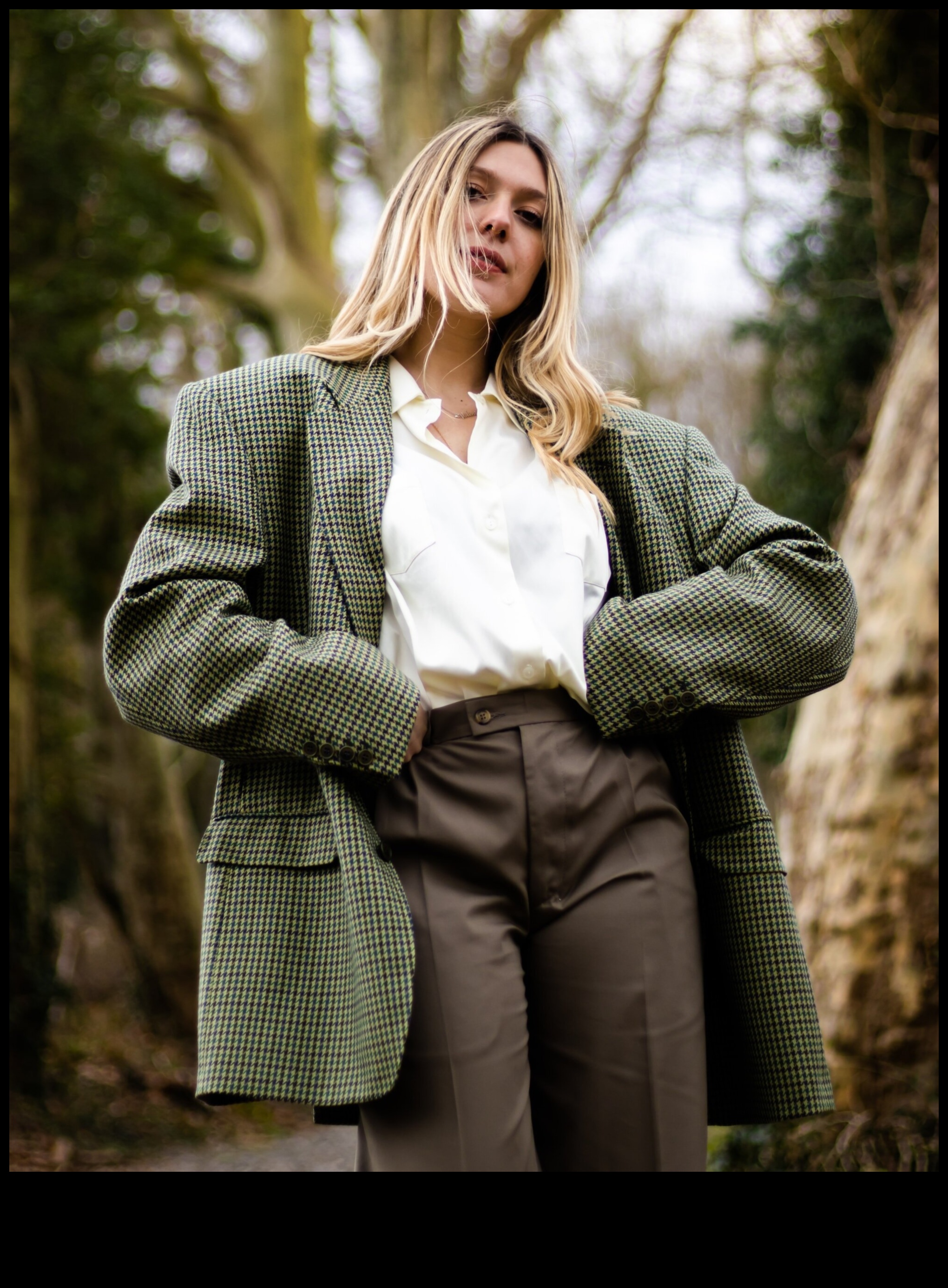 Vintage Reverie: Βουτήξτε στο παρελθόν με κομψά ρούχα