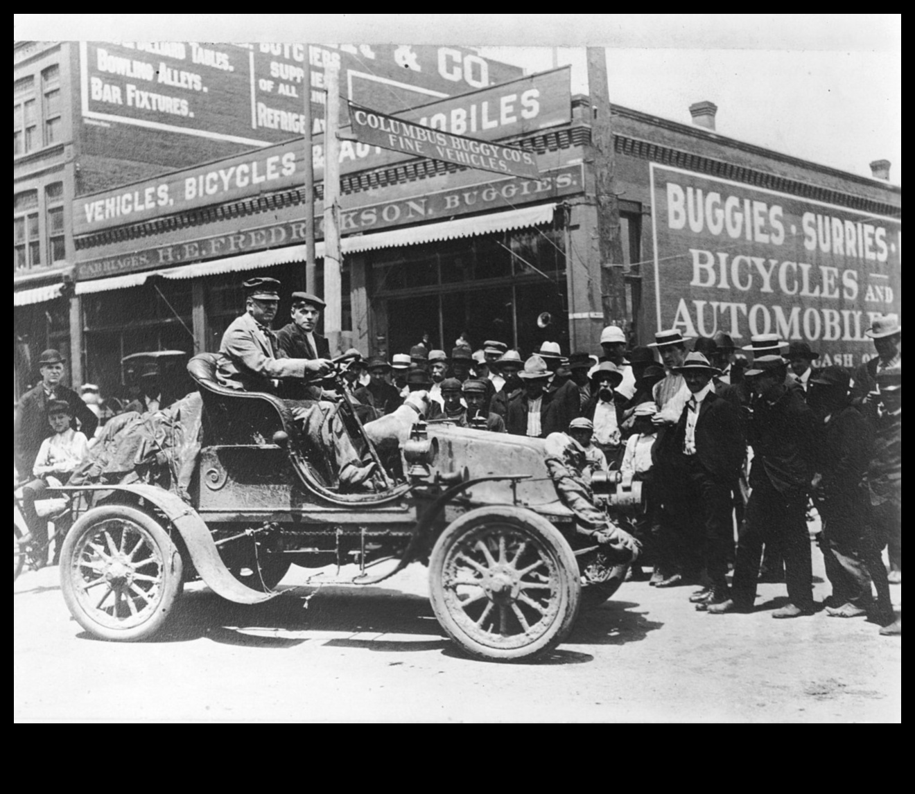 Antique Adventures: Ανακαλύπτοντας τον κόσμο των Vintage Αυτοκινήτων