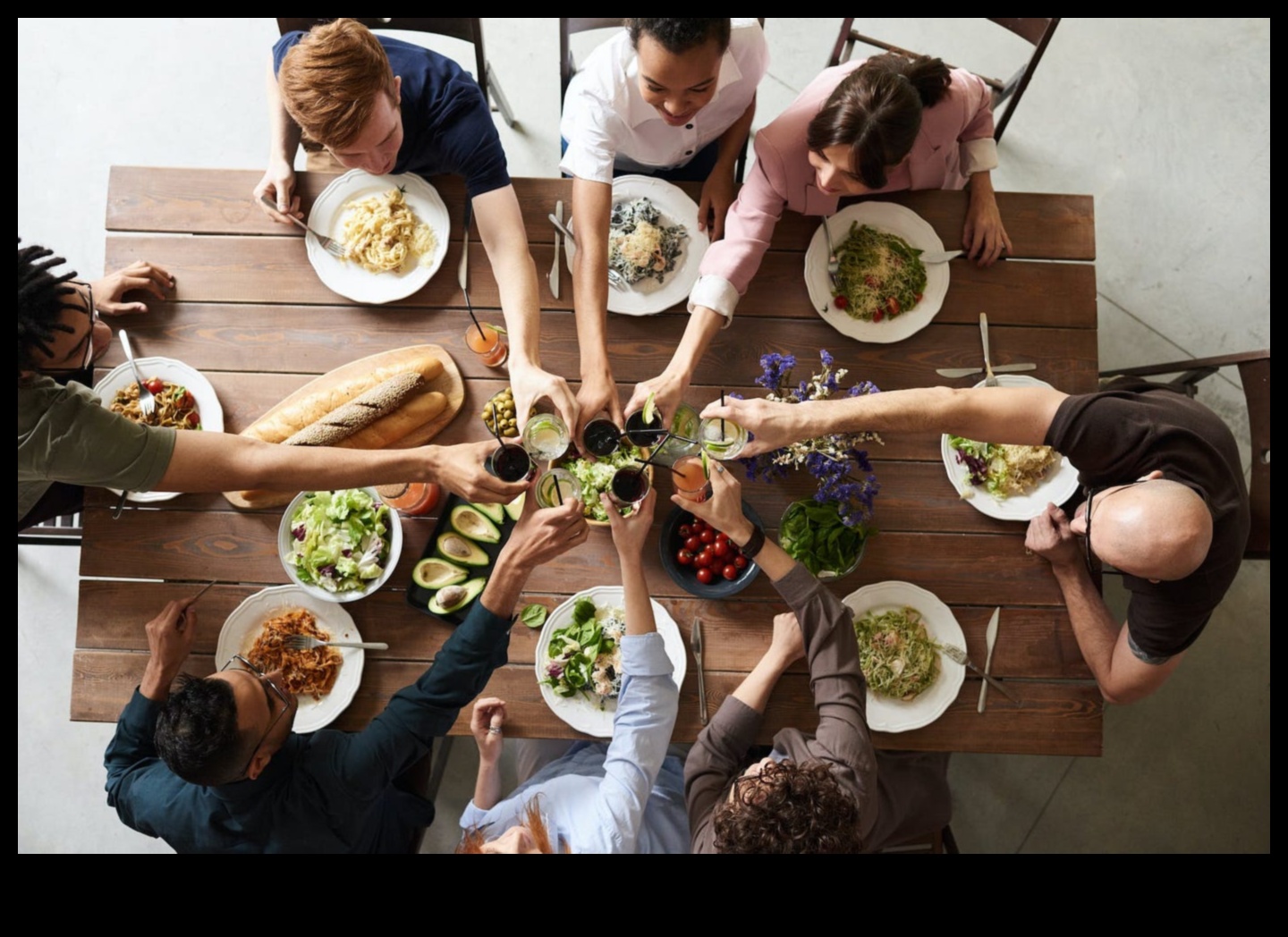 Navigate Nourishment: A Traveler's Guide to Culinary Delights