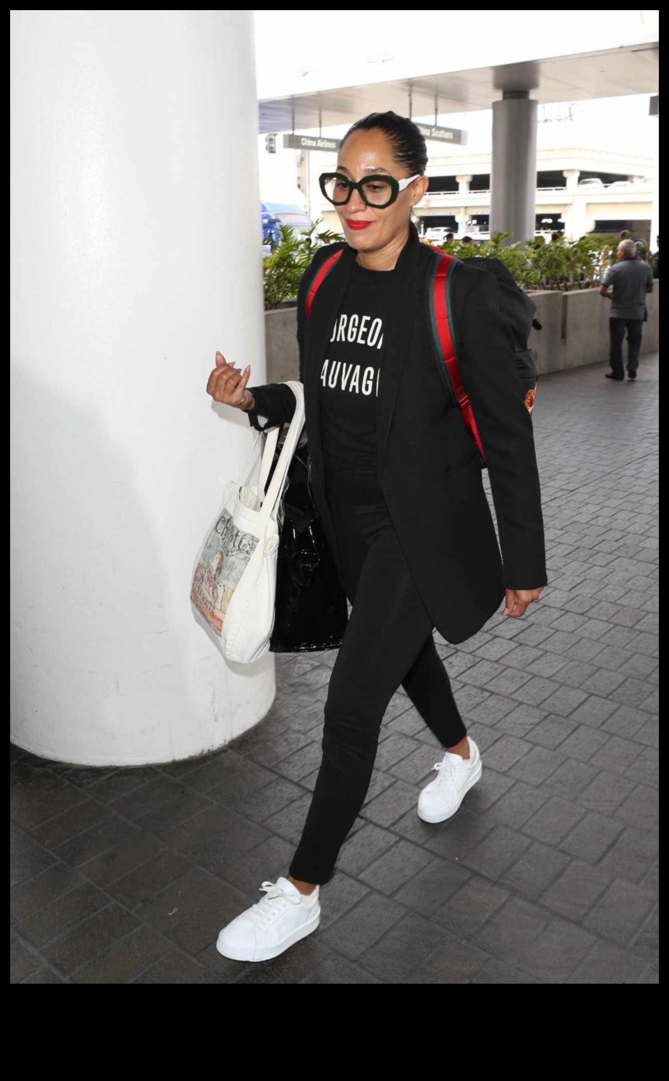 Paparazzi Perfect 10 ρούχα διασημοτήτων που θα σας κάνουν να σταματήσετε και να κοιτάξετε επίμονα 3 Paparazzi Perfect: Κοστήματα διασημοτήτων που τραβούν την προσοχή