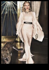 Old Hollywood Glam: Vintage outfits with a modern twist